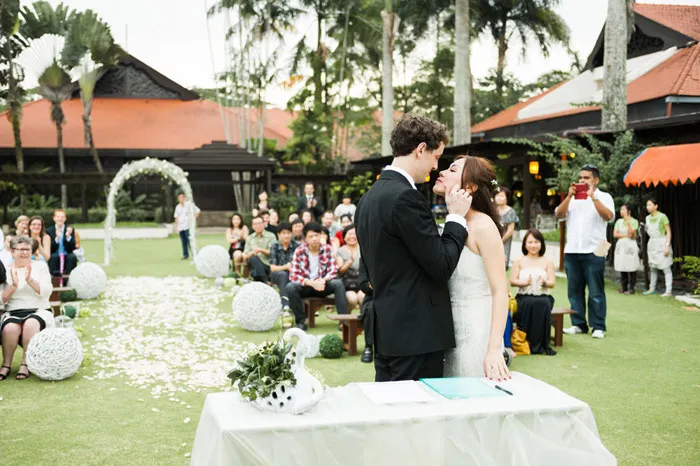 Photo by Ann-Kathrin Koch Photography. theweddingnotebook.com