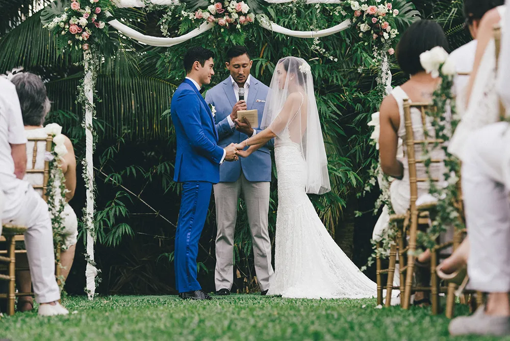 Photo by Andy Phe Photography. theweddingnotebook.com