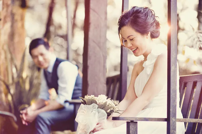 Mr and Mrs Photography. theweddingnotebook.com