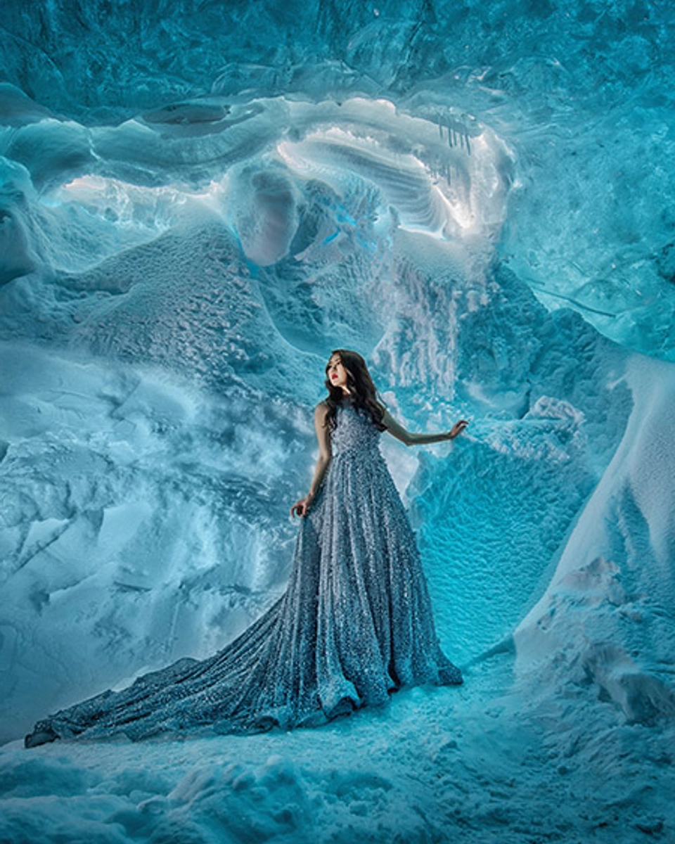 Dramatic and Glamorous Bridal Portraits in Iceland