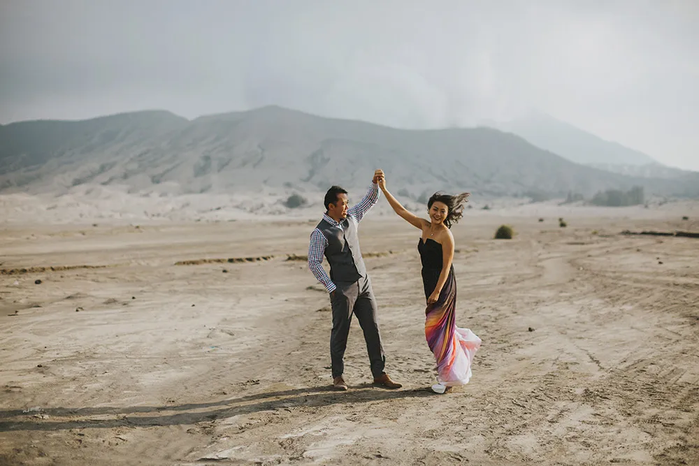 Photo by Synchronal Photography. theweddingnotebook.com