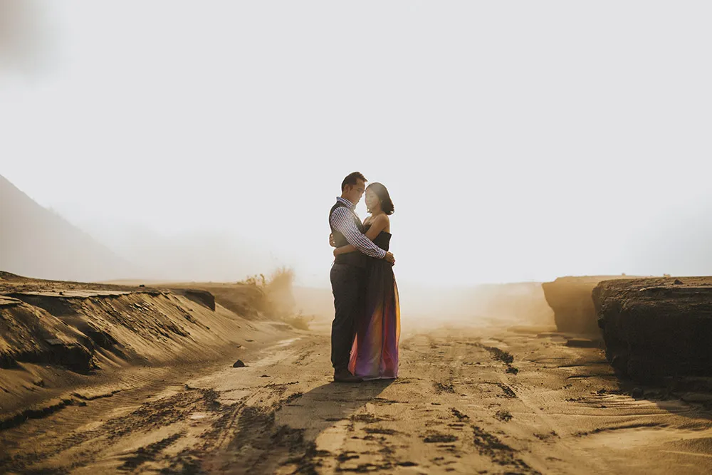 Photo by Synchronal Photography. theweddingnotebook.com