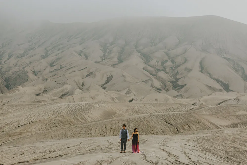 Photo by Synchronal Photography. theweddingnotebook.com