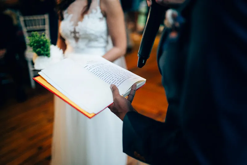 Photo by HelloJaneLee. theweddingnotebook.com