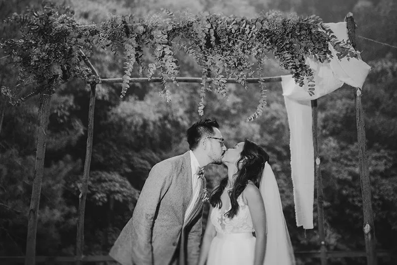 Photo by HelloJaneLee. theweddingnotebook.com