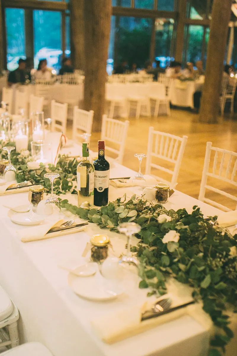 Photo by HelloJaneLee. theweddingnotebook.com