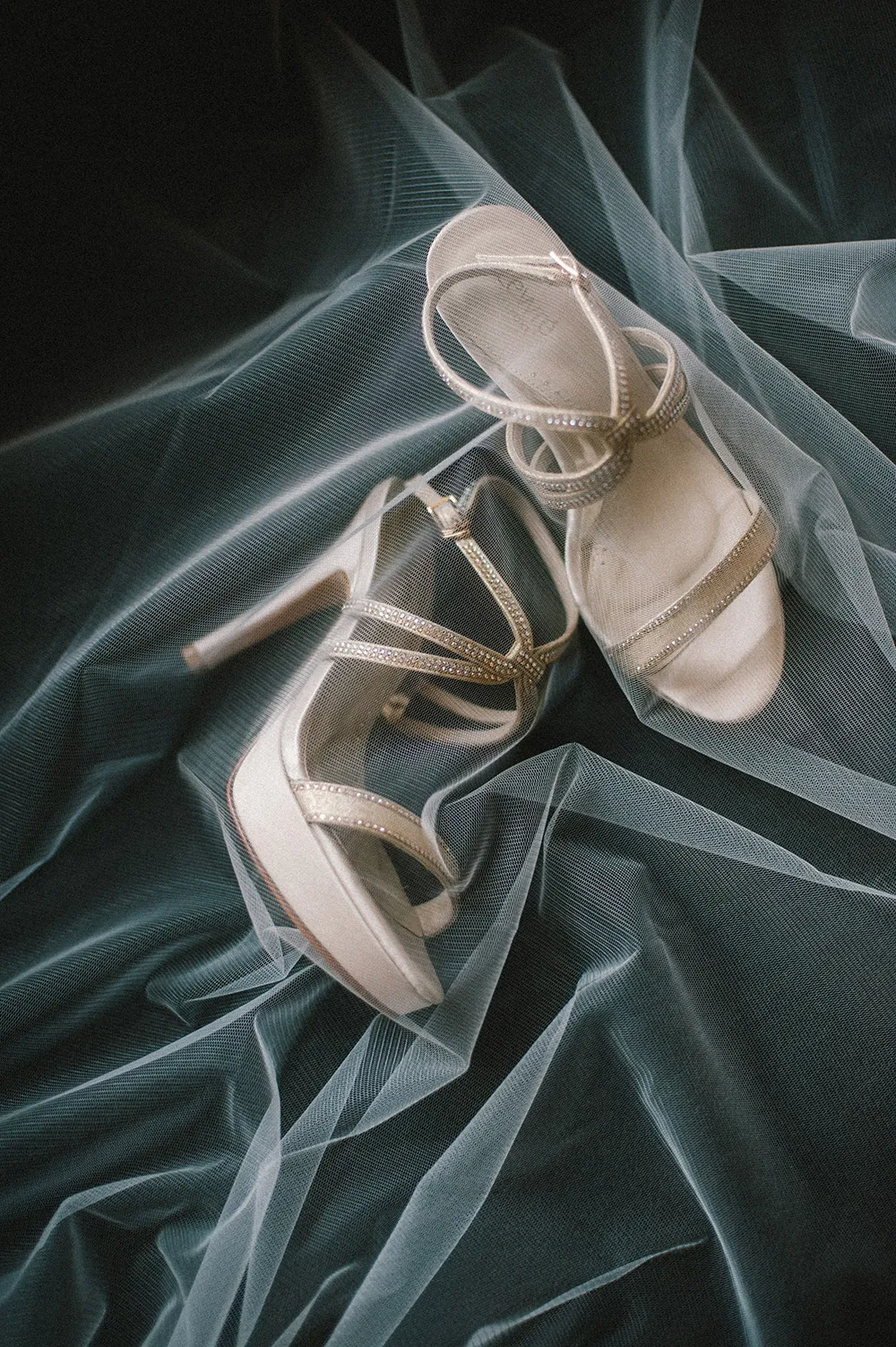 Munkeat Photography. theweddingnotebook.com