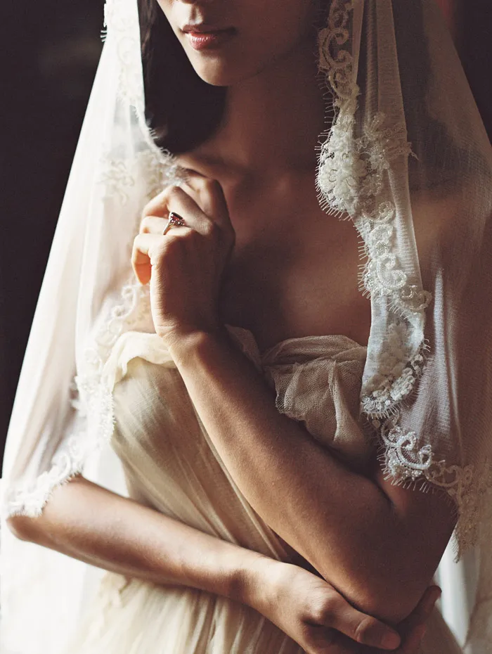 Claudienne Veil – Enchanted Atelier By Liv Hart Fall 2015 Collection. Photo by Laura Gordon Photography. theweddingnotebook.com