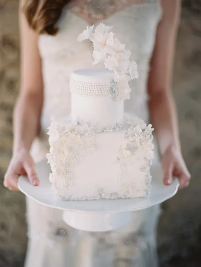 Maggie Austin Cakes. theweddingnotebook.com