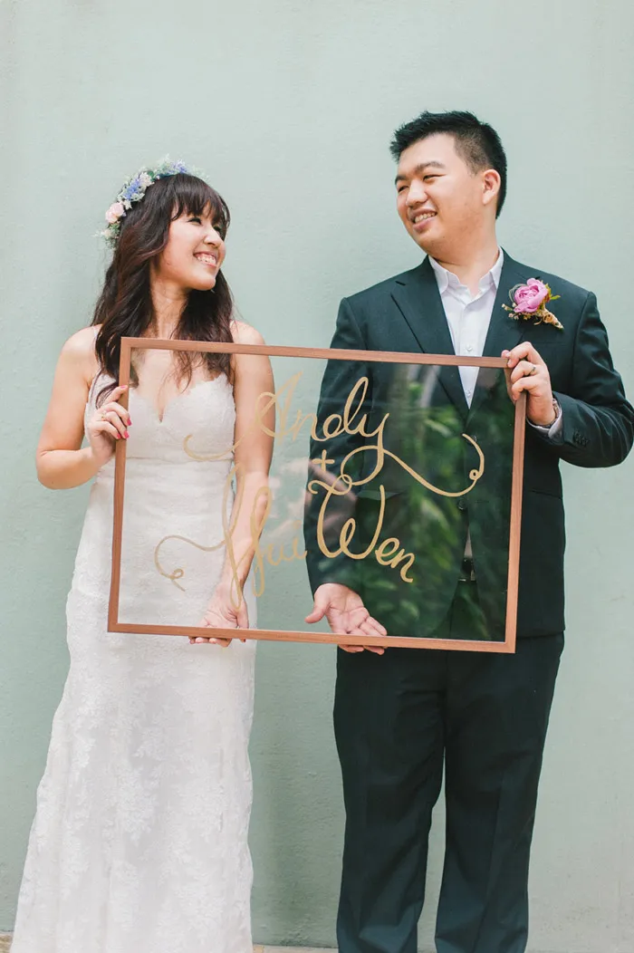 Photo by Munkeat Photography. theweddingnotebook.com
