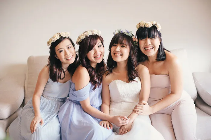 Photo by Munkeat Photography. theweddingnotebook.com