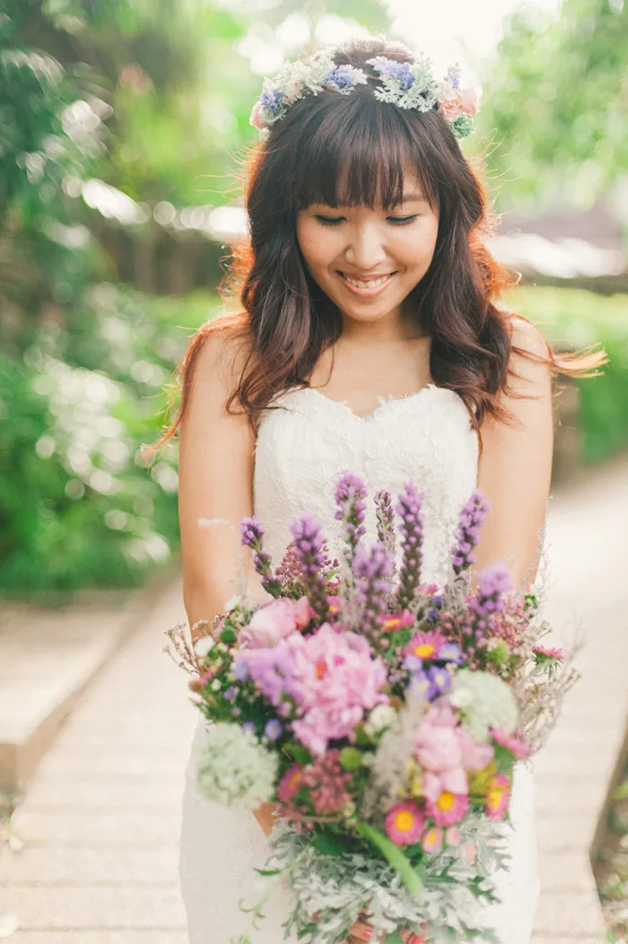 Photo by Munkeat Photography. theweddingnotebook.com