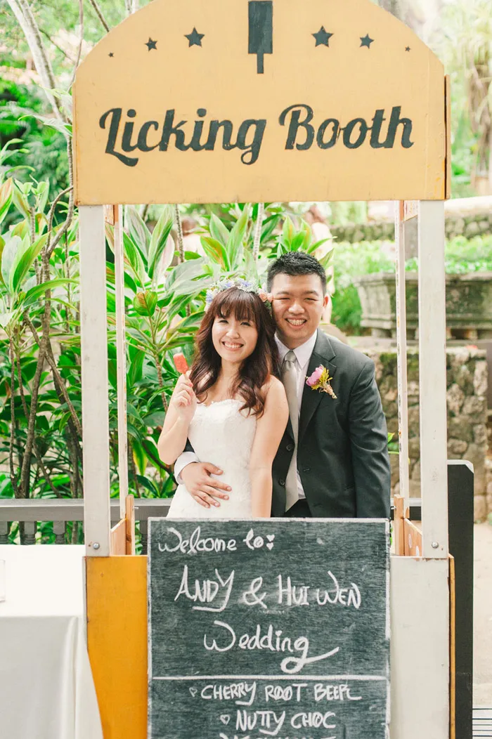 Photo by Munkeat Photography. theweddingnotebook.com