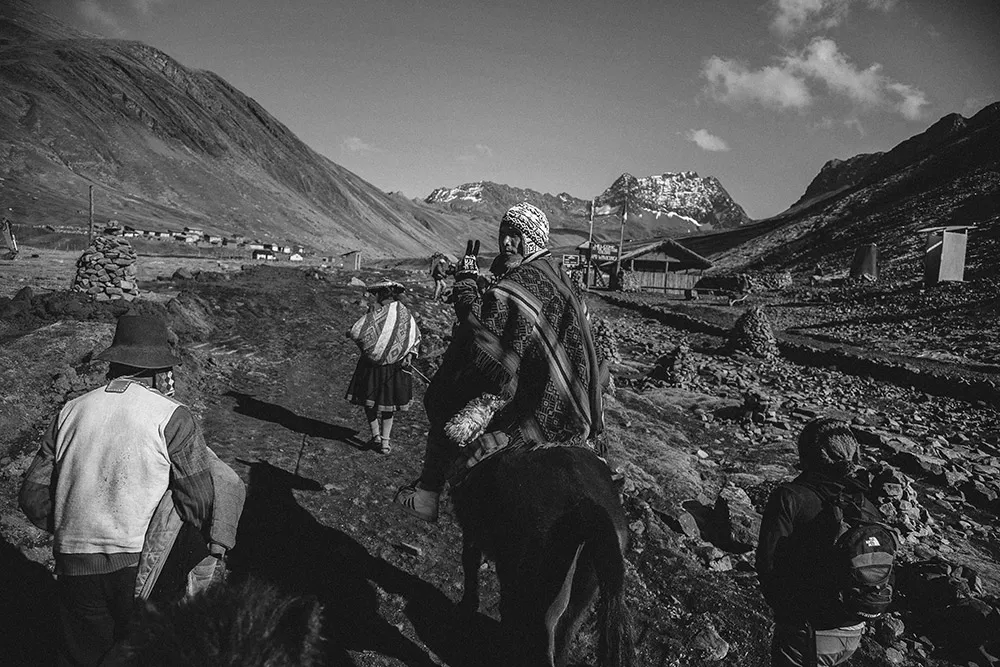 Photography by Metrophoto. Destination engagement shoots in Peru. theweddingnotebook.com