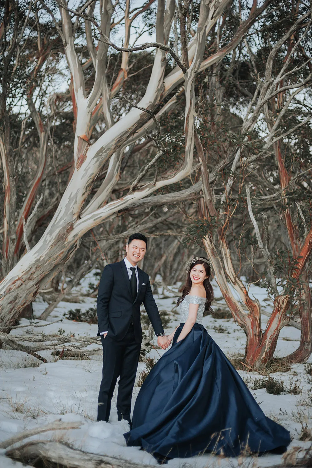 Photo by Munkeat Photography. theweddingnotebook.com