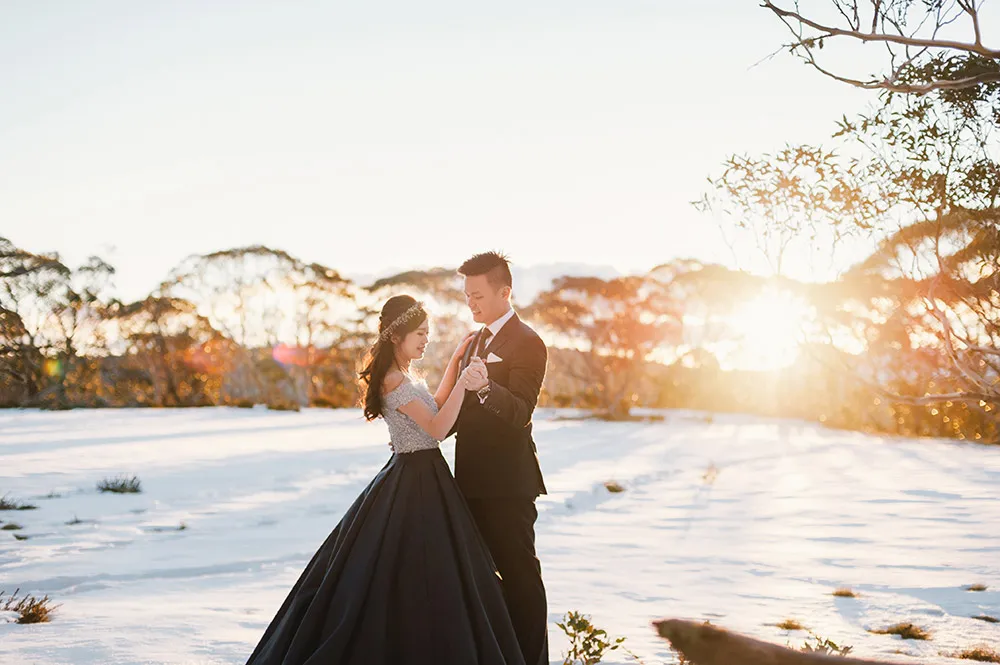 Photo by Munkeat Photography. theweddingnotebook.com