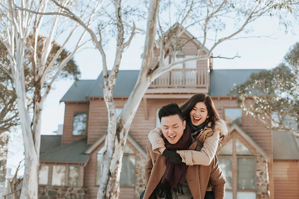 Photo by Munkeat Photography. theweddingnotebook.com