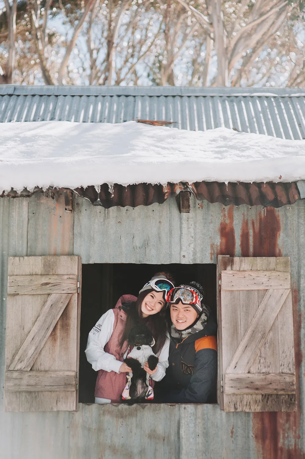 Photo by Munkeat Photography. theweddingnotebook.com