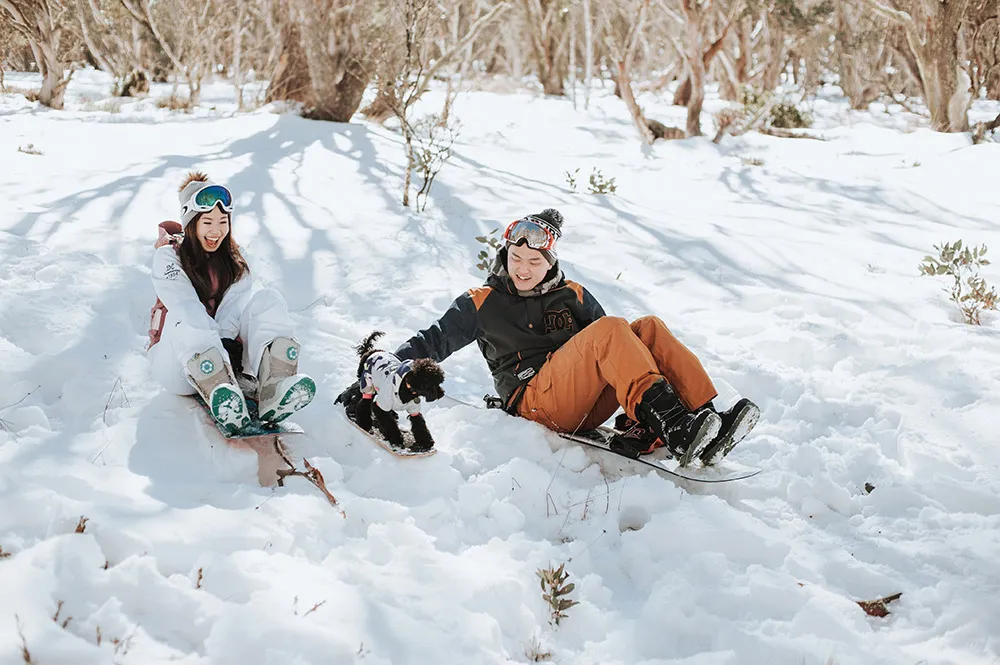 Photo by Munkeat Photography. theweddingnotebook.com