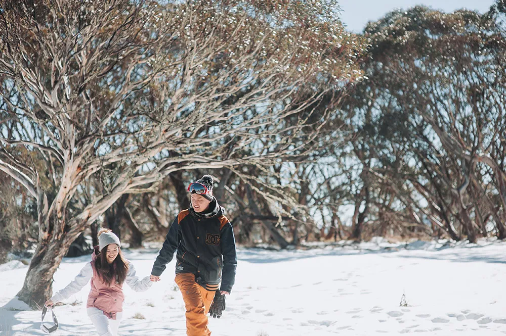 Photo by Munkeat Photography. theweddingnotebook.com