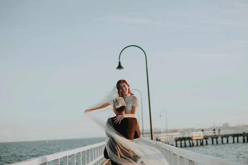 Photo by Munkeat Photography. theweddingnotebook.com