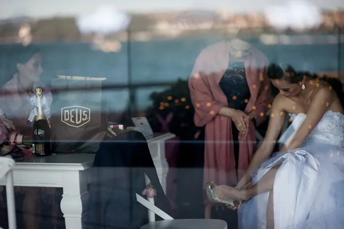 Photo by Tealily Photography. theweddingnotebook.com