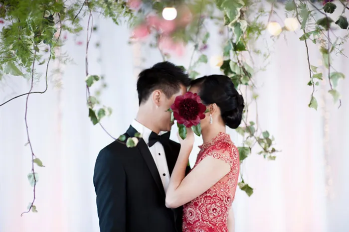 Photo by Tealily Photography. theweddingnotebook.com