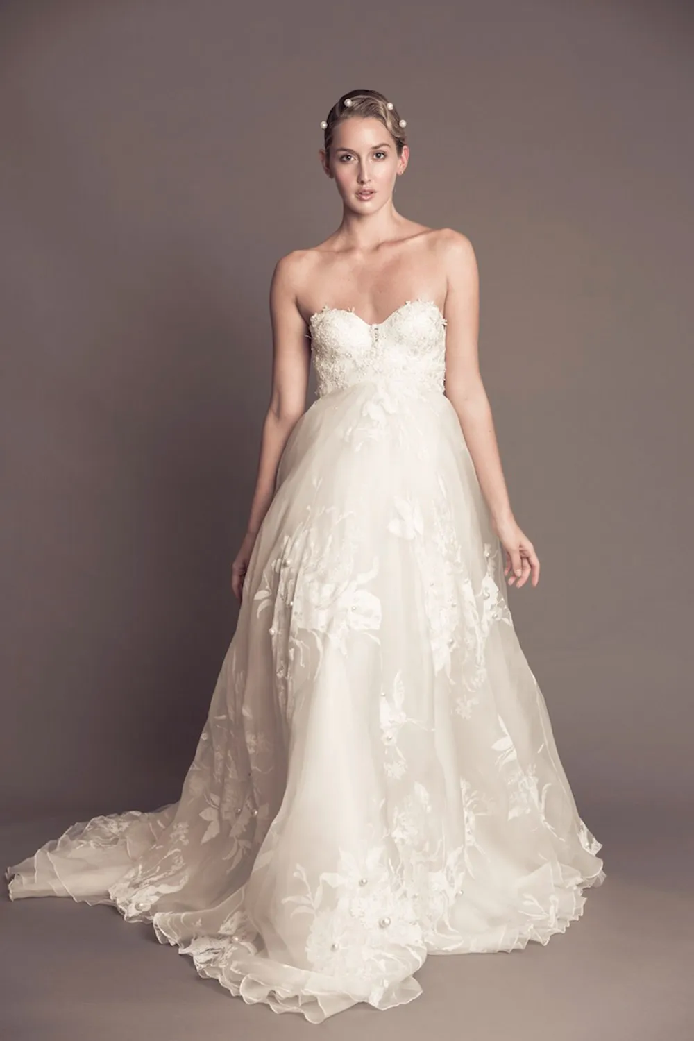 Blanca - Francesca Miranda Fall 2016 Collection. theweddingnotebook.com