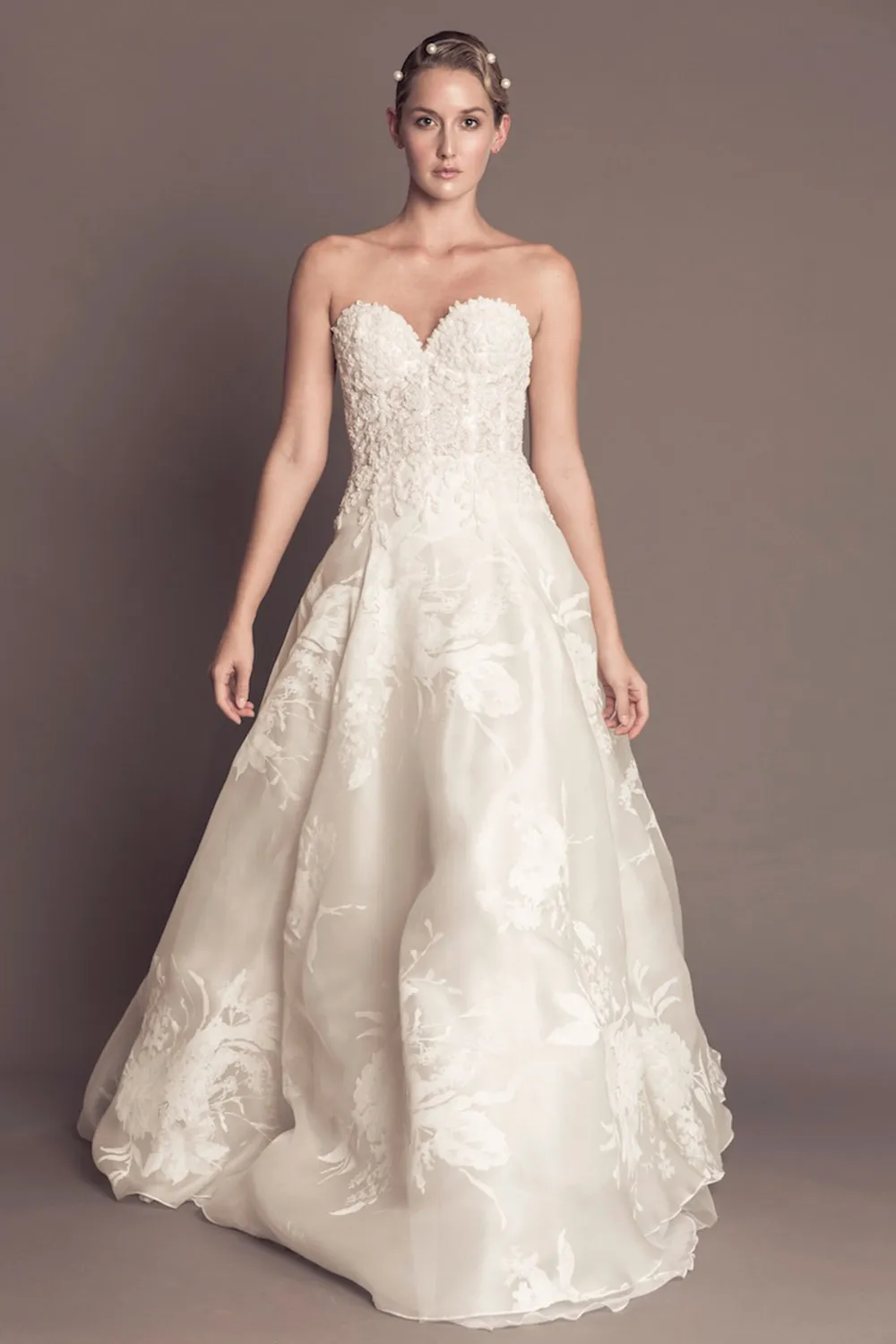 Martina - Francesca Miranda Fall 2016 Collection. theweddingnotebook.com