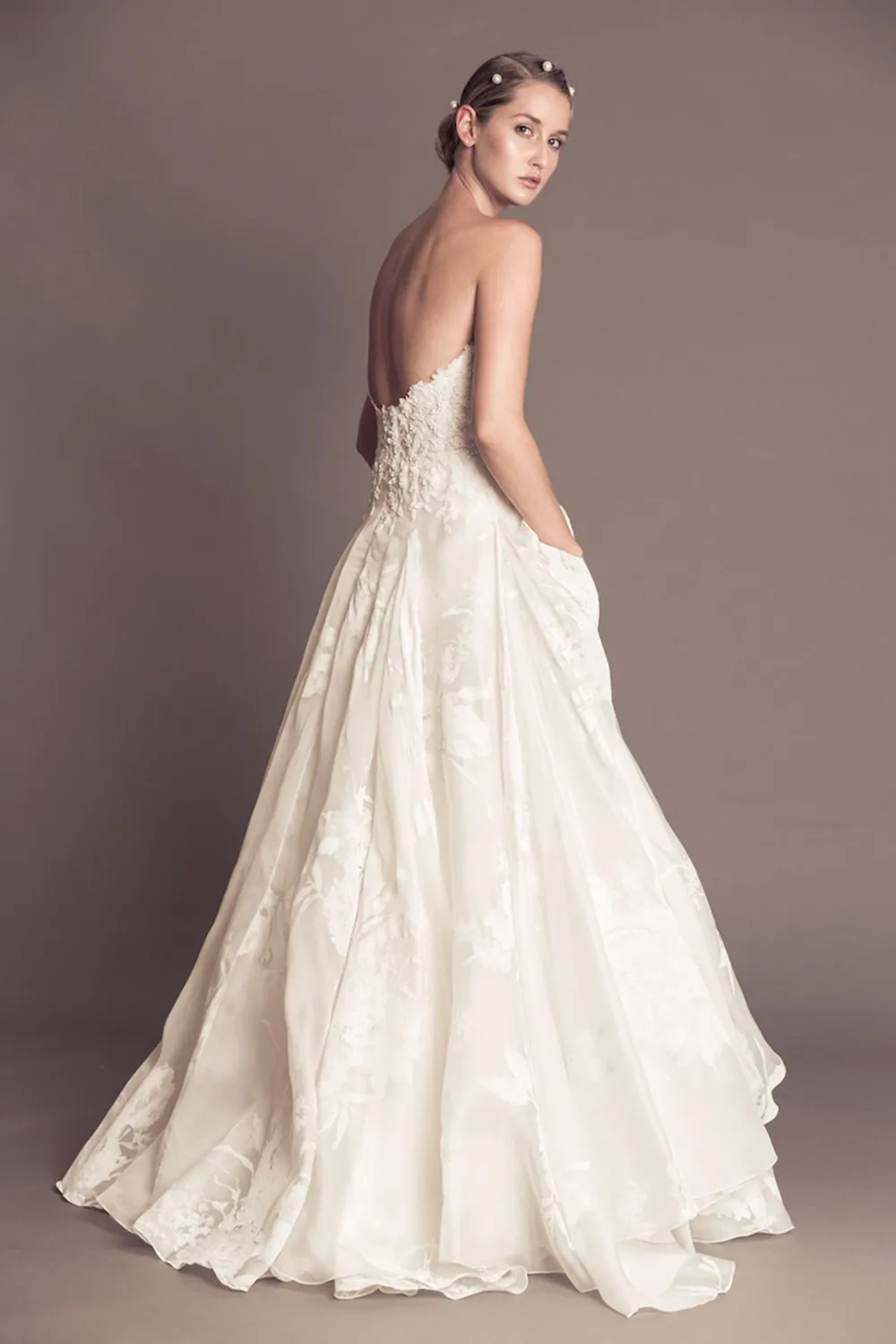 Martina - Francesca Miranda Fall 2016 Collection. theweddingnotebook.com