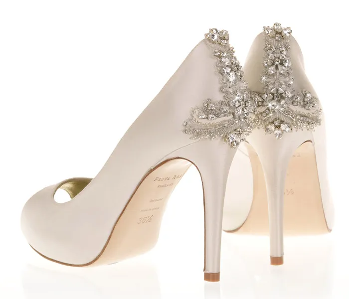 Penelope – Freya Rose London 2015 Bridal Collection. theweddingnotebook.com