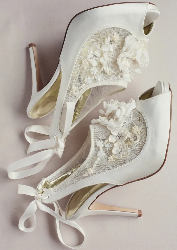 Mio – Freya Rose London 2015 Hanami Couture Collection. theweddingnotebook.com