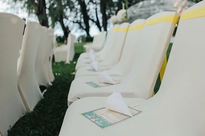 Garden wedding venue at Lone Pine Hotel. Funky Dali Photography. theweddingnotebook.com