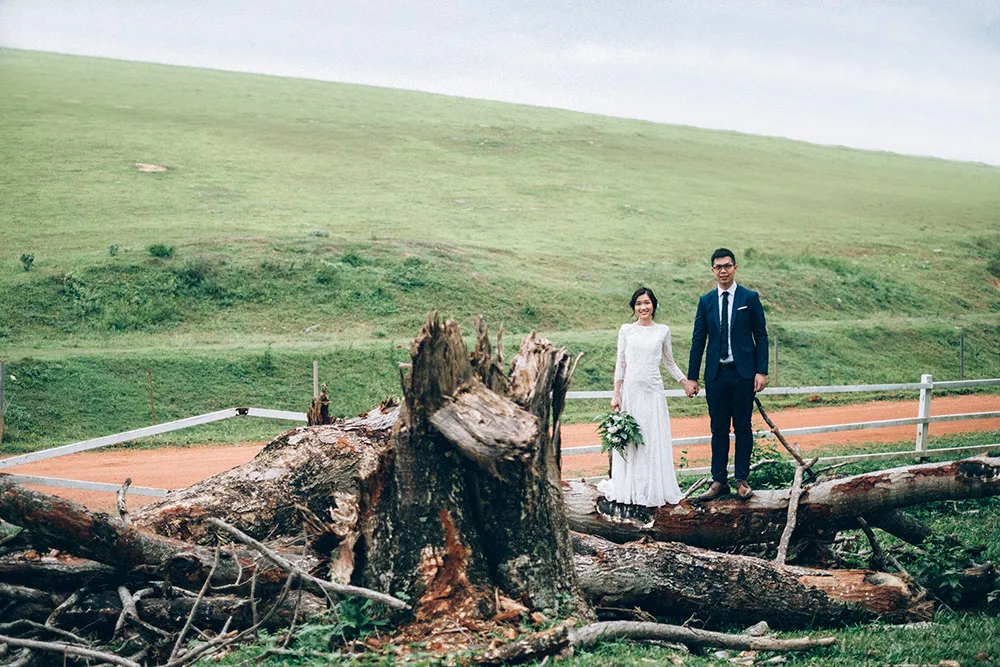 Photo by Trees On The Moon. theweddingnotebook.com