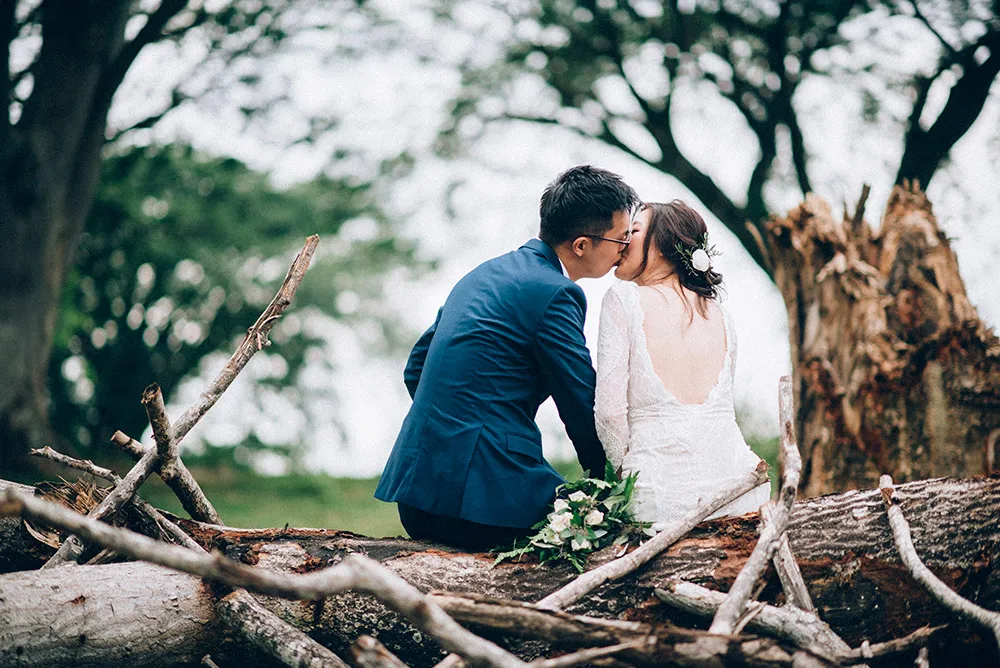 Photo by Trees On The Moon. theweddingnotebook.com