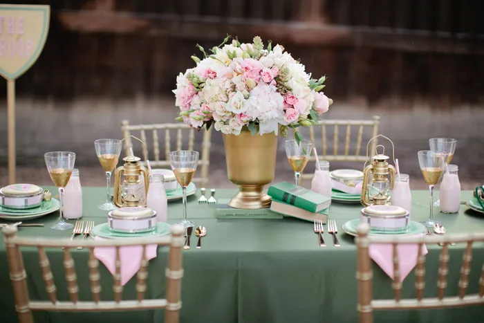 Gold and green table setting. Beau & Arrow Events. Photo by Swoon by Katie. theweddingnotebook.com