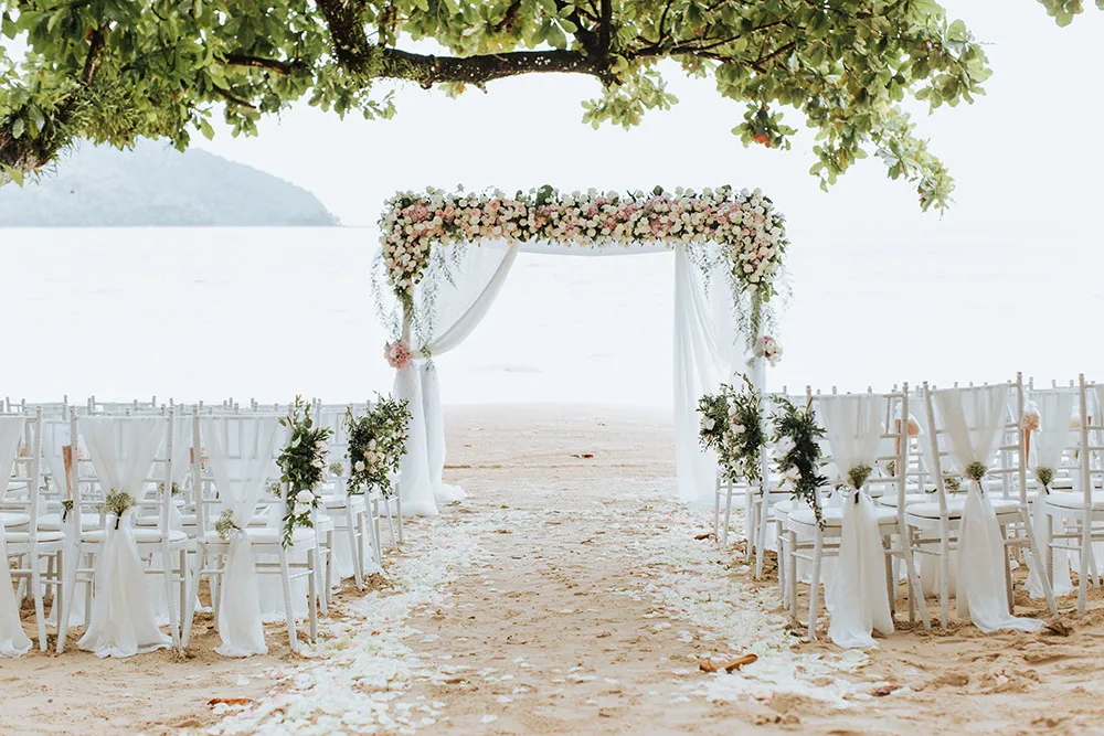 zPhoto by Zach Chin of Munkeat Studio. theweddingnotebook.com