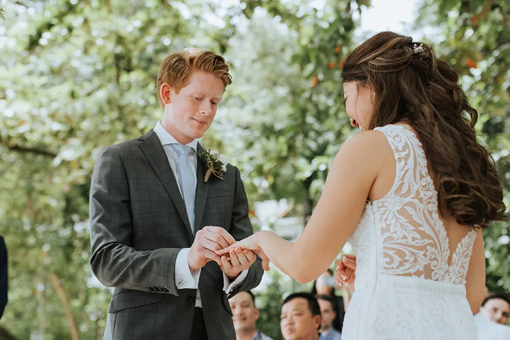 zPhoto by Zach Chin of Munkeat Studio. theweddingnotebook.com