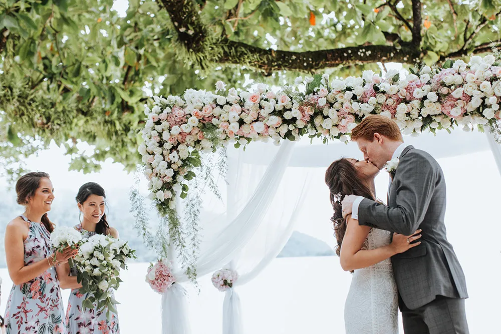 zPhoto by Zach Chin of Munkeat Studio. theweddingnotebook.com