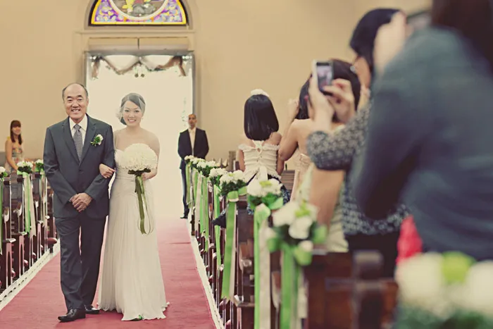 theweddingnotebook.com. Photography by One Eye Click. Green vintage wedding