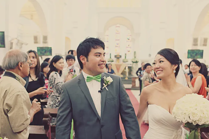 theweddingnotebook.com. Photography by One Eye Click. Green vintage wedding