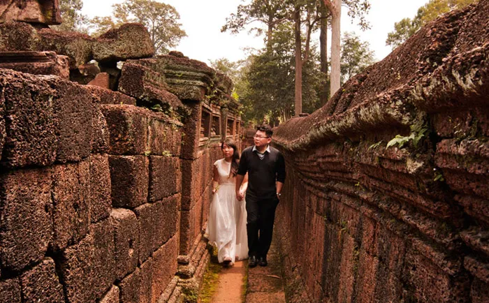 How To Shoot Your Own Bridal Portraits. theweddingnotebook.com