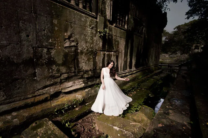 How To Shoot Your Own Bridal Portraits. theweddingnotebook.com