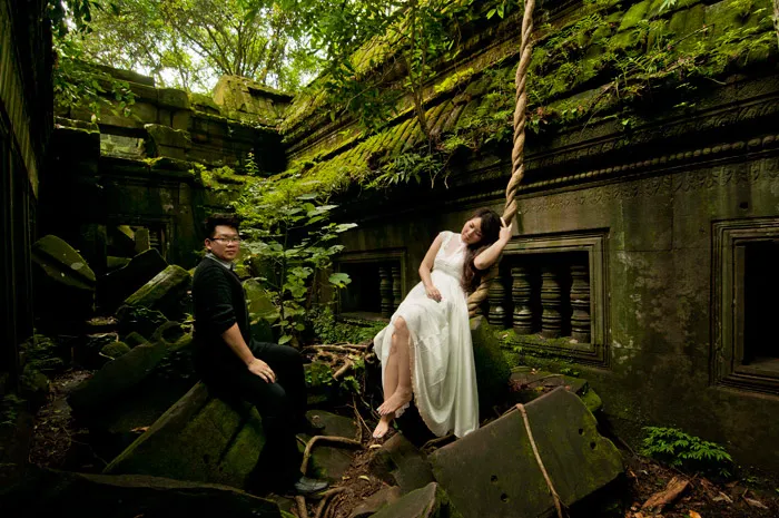 How To Shoot Your Own Bridal Portraits. theweddingnotebook.com