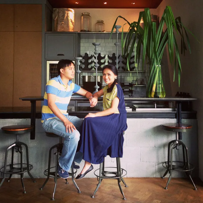 iPhone Bridal Portrait Session. Photography by Anna-Rina. theweddingnotebook.com