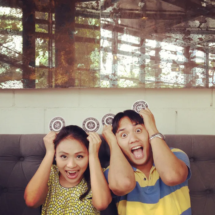 iPhone Bridal Portrait Session. Photography by Anna-Rina. theweddingnotebook.com