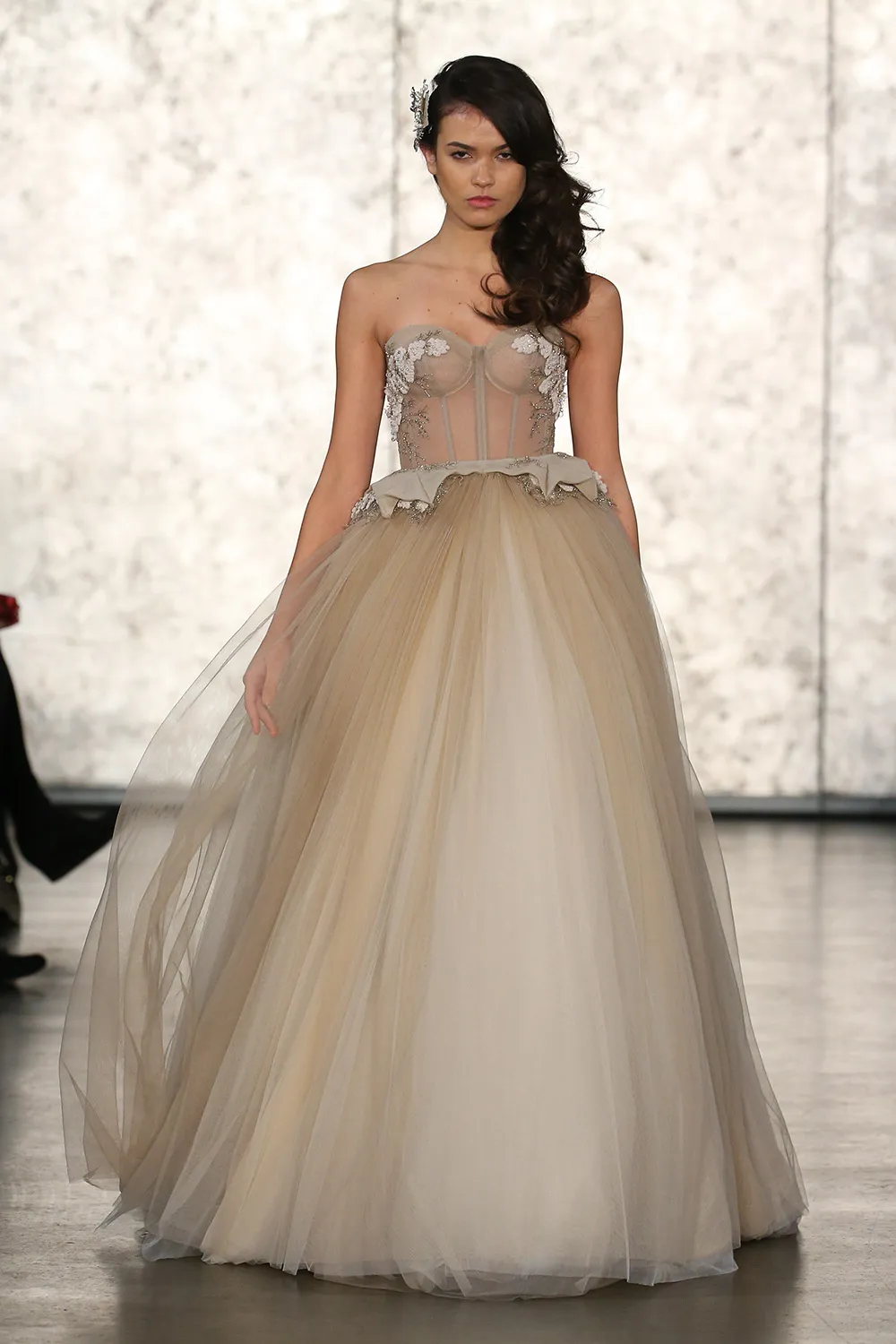 Inbal Dror Fall 2016 Collection. theweddingnotebook.com