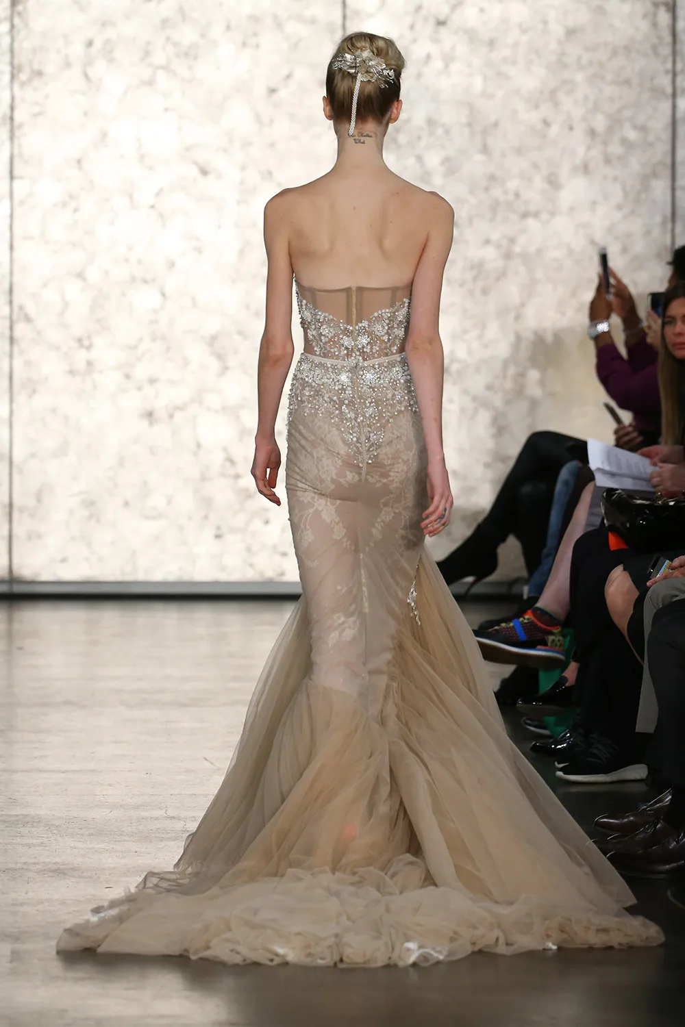 Inbal Dror Fall 2016 Collection. theweddingnotebook.com