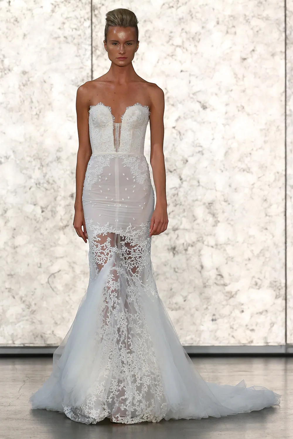 Inbal Dror Fall 2016 Collection. theweddingnotebook.com