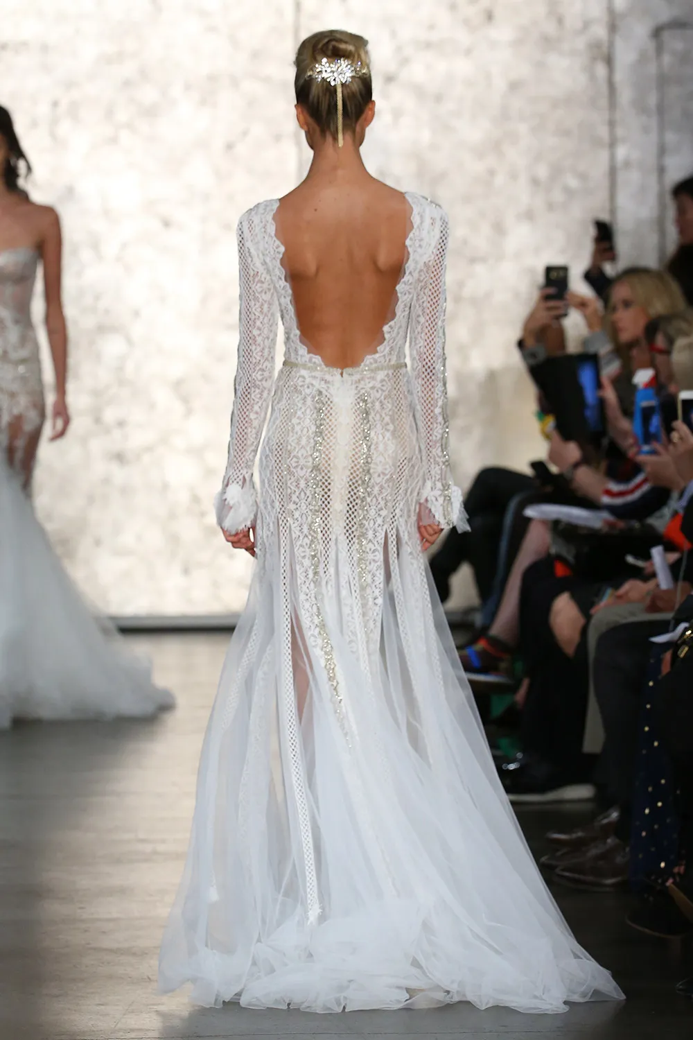 Inbal Dror Fall 2016 Collection. theweddingnotebook.com